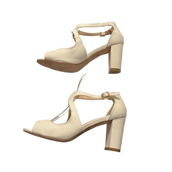 Journey Collection Sandals - Picture 3 of 5